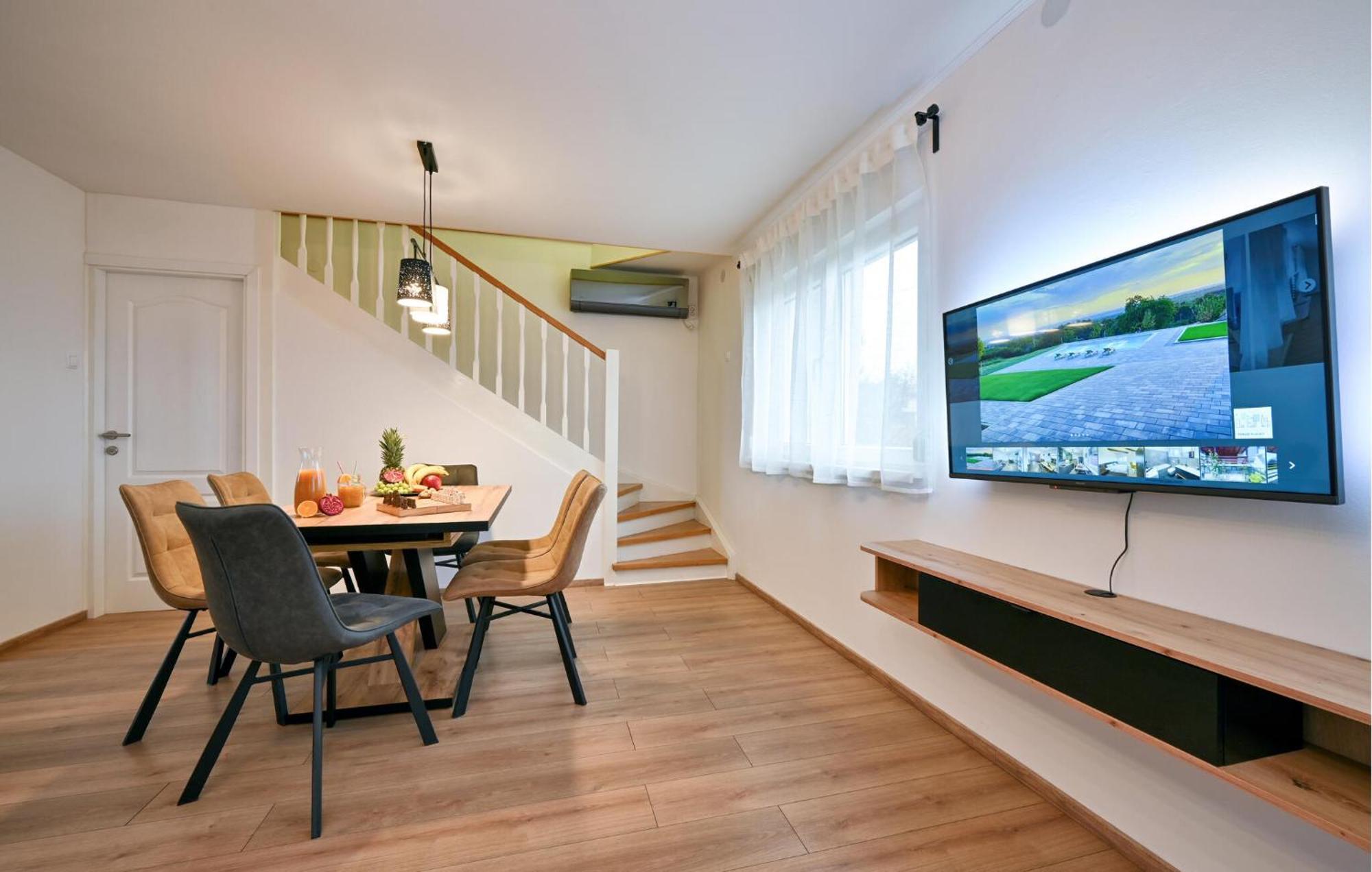 Cozy Home In Popovaca With House A Panoramic View Exterior photo